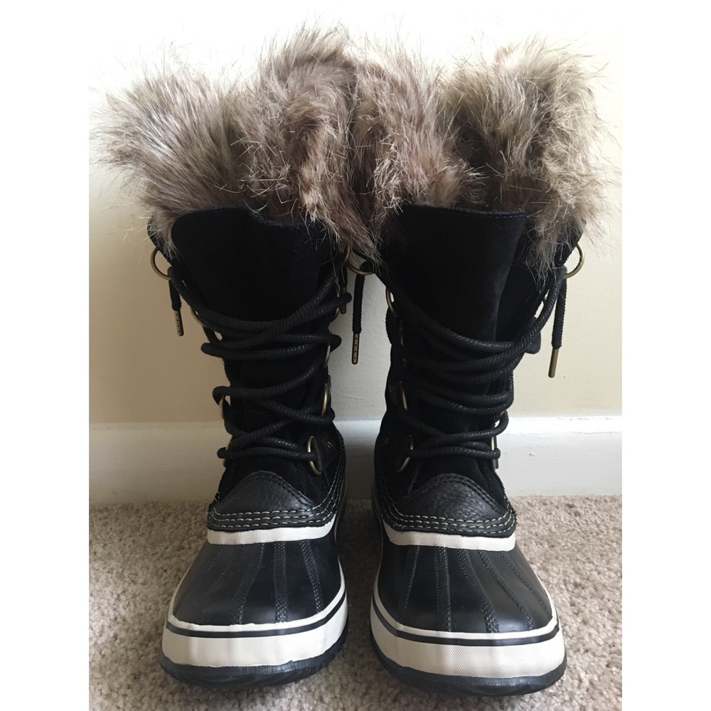 SOLD! Sorel Joan of Arctic Snow Boots - Picture 3 of 8